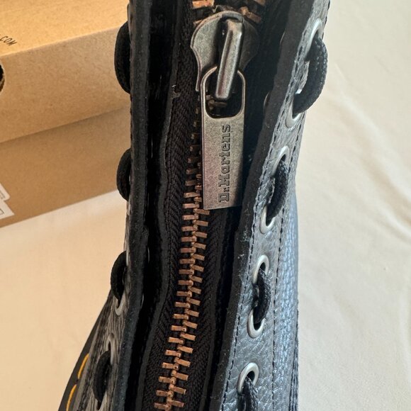 New Dr Martens Unisex Sinclair Platform Boots - Picture 9 of 10